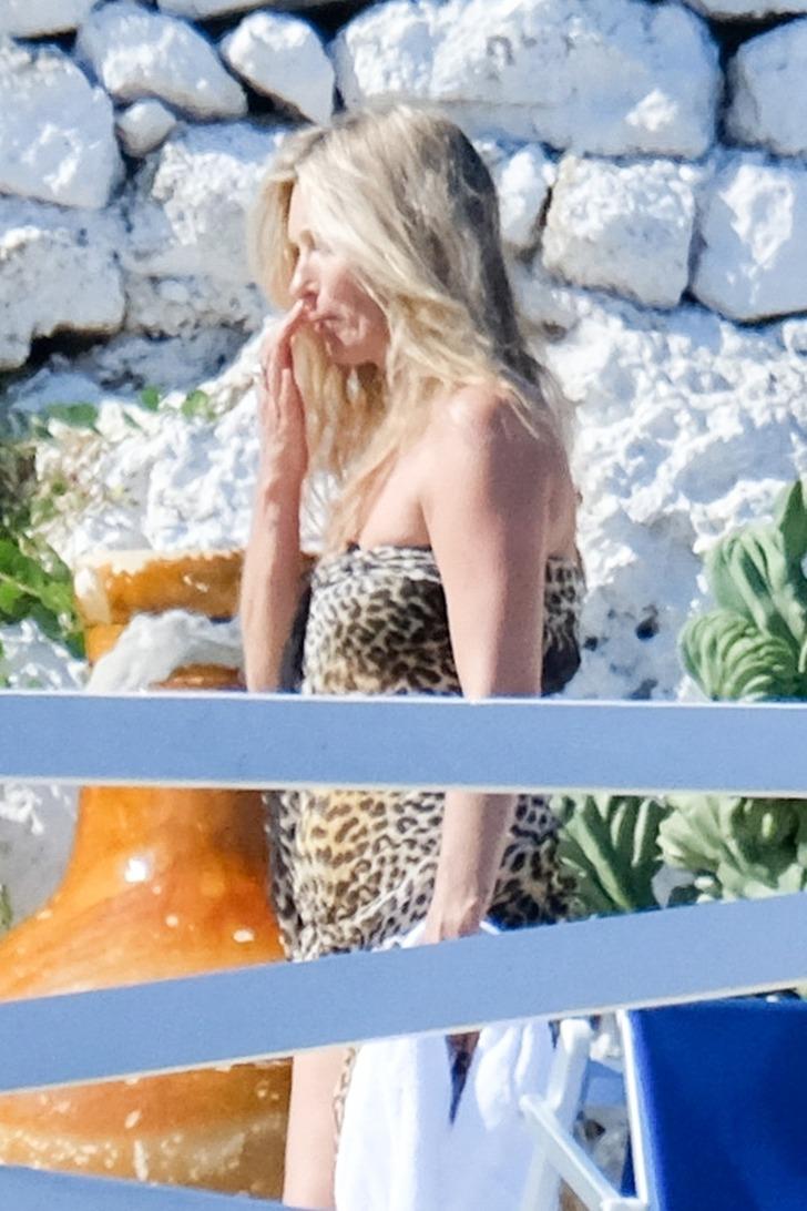Kate Moss bikinili görüntü vermemek için çok uğraştı G5