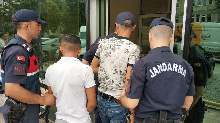 Dorselerden soğutucu kart hırsızlığına 2 g&ouml;zaltı