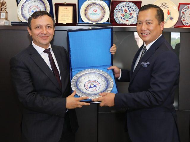 Endonezya Ankara Büyükelçisinden, ERÜ Rektörü Çalış’a Ziyaret