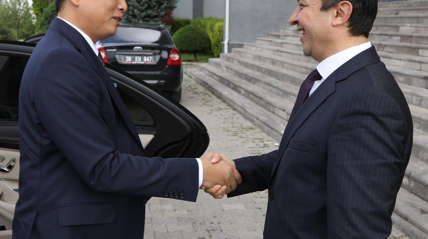 Endonezya Ankara B&uuml;y&uuml;kel&ccedil;isinden, ER&Uuml; Rekt&ouml;r&uuml; &Ccedil;alış&rsquo;a Ziyaret