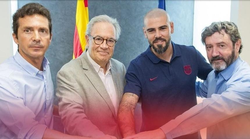Barcelona efsane ismi Victor Valdes'i resmen açıkladı