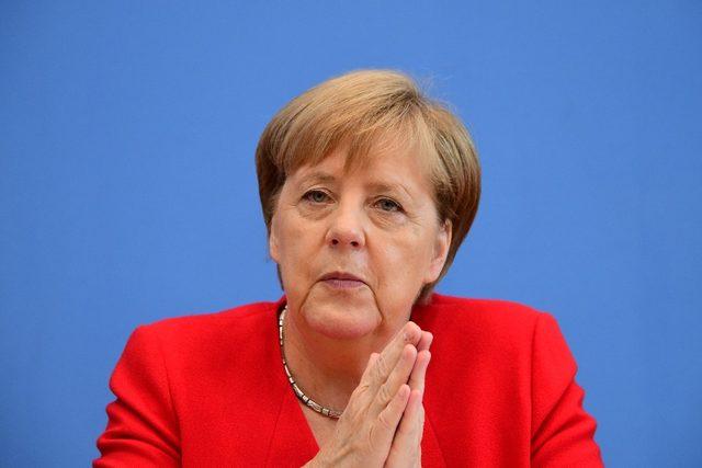 Merkel’den tatil öncesi son açıklamalar