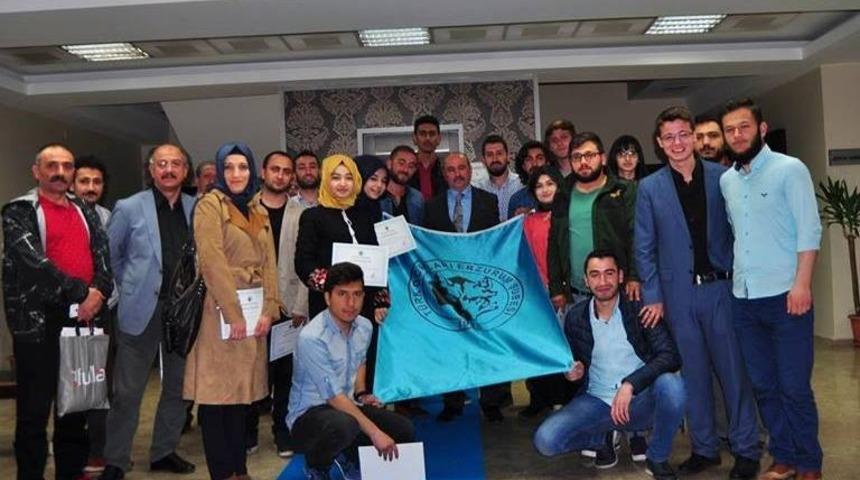 Erzurum Kongresinin 100. yılında T&uuml;rk Ocaklı gen&ccedil;ler kıyamda