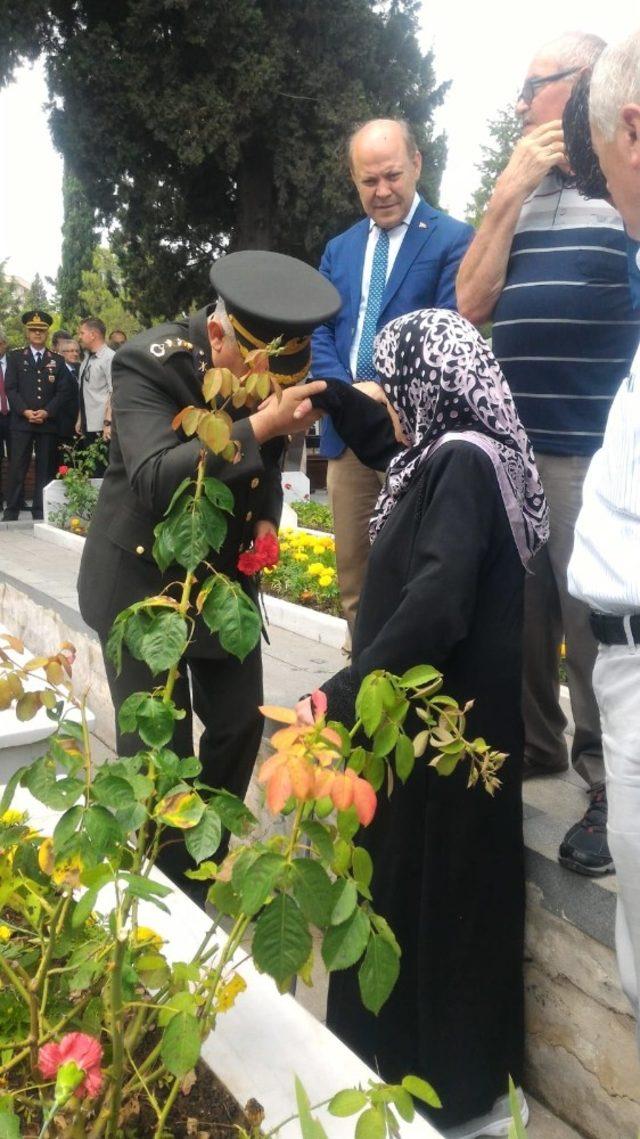 Garnizon Komutanı Üstün’den şehit ailesine taziye