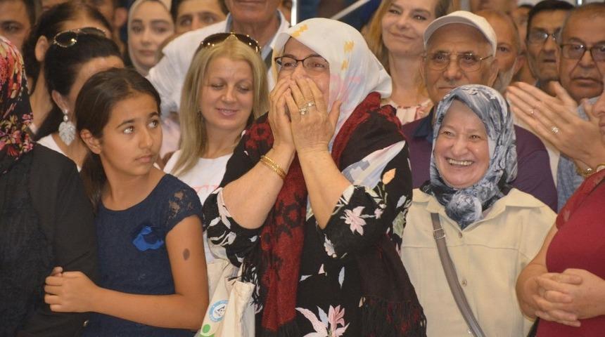 Aliağa&rsquo;daki TOKİ kurasında sevin&ccedil; g&ouml;zyaşları