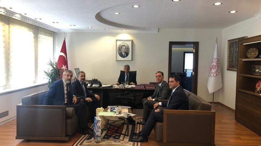 AK Parti’li Arvas: “Van, Anadolu’nun Asya’ya açılan kapısıdır”