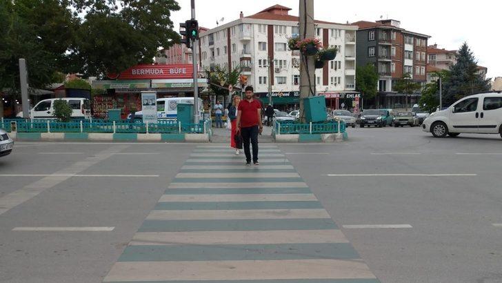 Kırmızı ışıkta geçen yayalara ceza G5