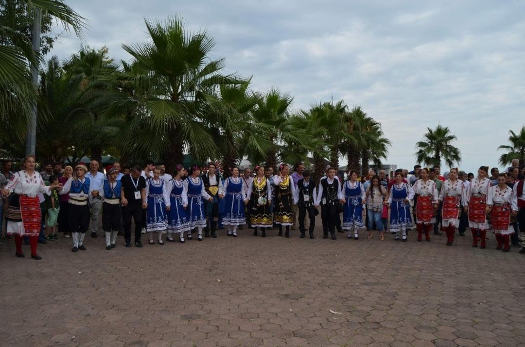 Uluslararası Ak&ccedil;aabat M&uuml;zik ve Halk Oyunları Festivali&rsquo;nden renkli g&ouml;r&uuml;nt&uuml;ler