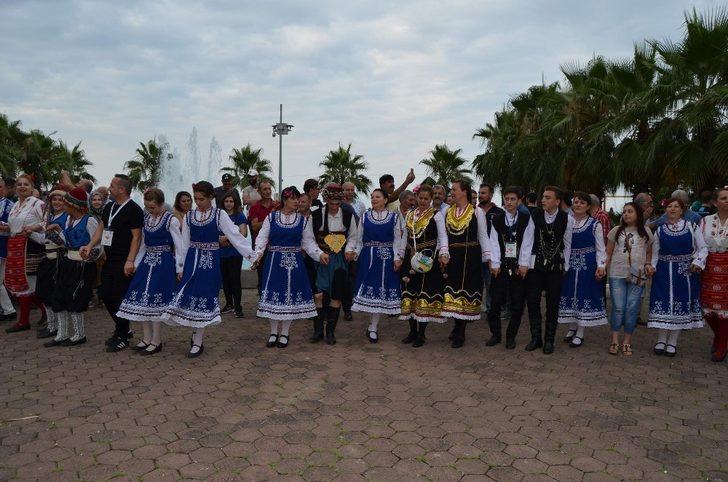 Uluslararası Akçaabat Müzik ve Halk Oyunları Festivali’nden renkli görüntüler G2