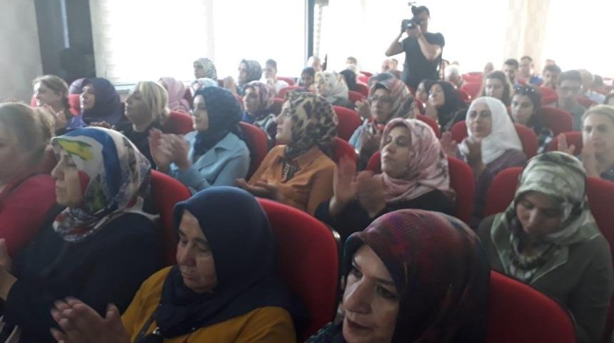 Bakan Turan’dan AK Parti’ye ziyaret