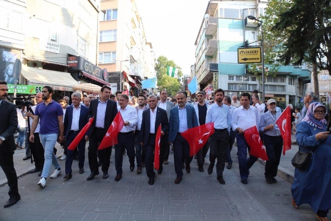 Ata sporlarına renkli kortej