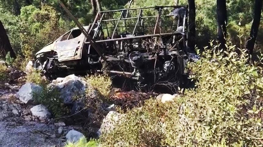 Yanan araç orman yangınına neden oluyordu