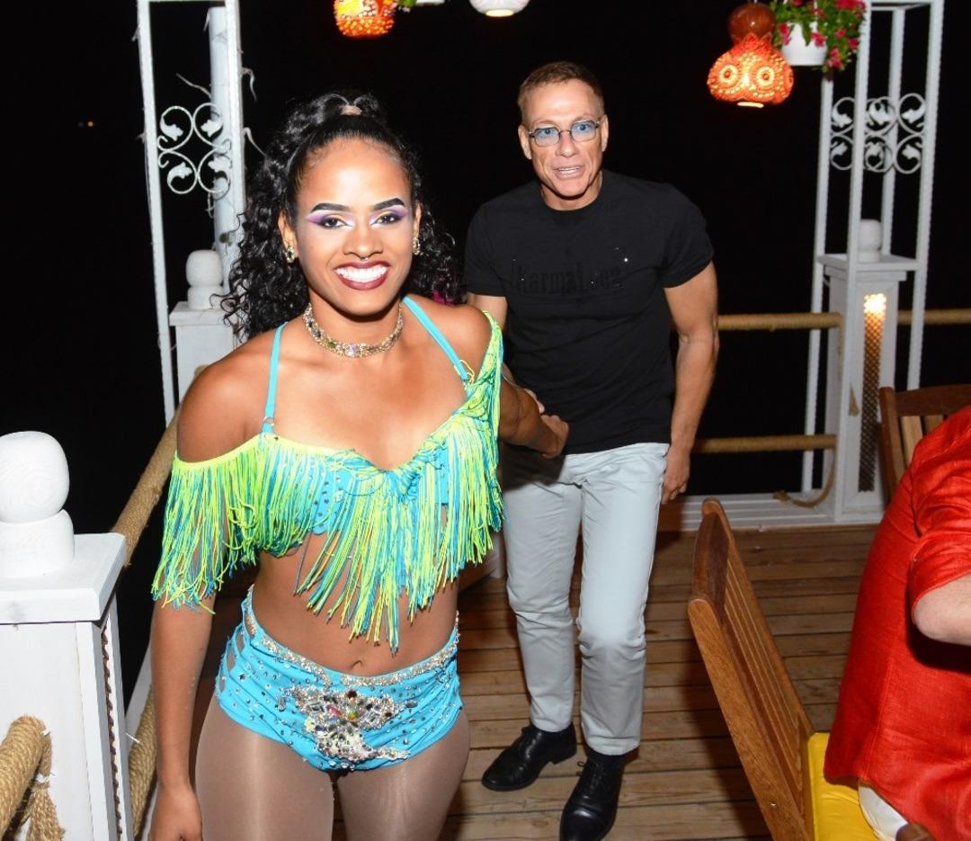 Jean Claude Van Damme T&uuml;rkiye&rsquo;yi &ouml;ve &ouml;ve bitiremedi