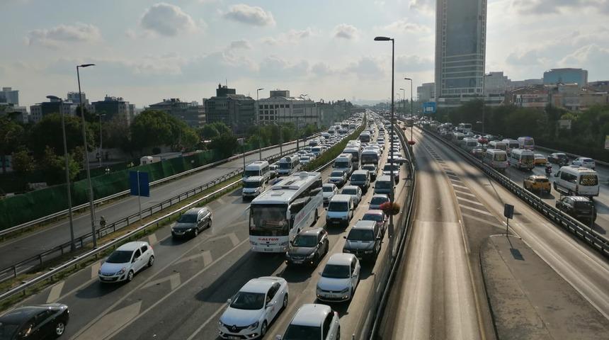Trafik çilesi İstanbulluya pahalıya mal oluyor...