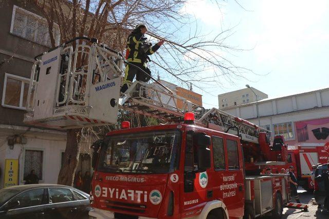 Kayseri İtfaiyesi 6 ayda 2 bin 443 olaya müdahale etti