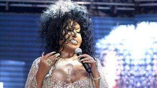  Bülent Ersoy Cem Özer'in kucağına oturdu