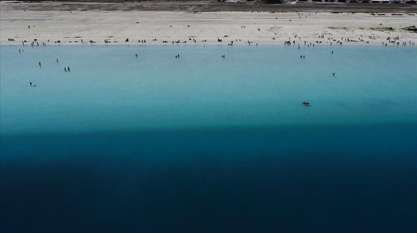 Salda Gölü turist sayısında rekora koşuyor