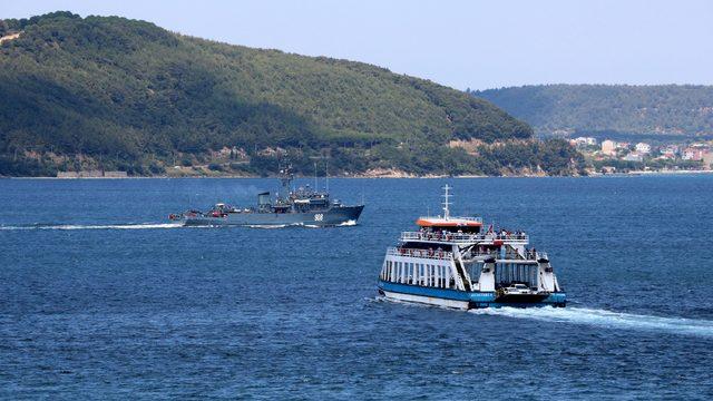 Rus mayın tarama gemisi ve askeri römorkörü Çanakkale Boğazı'ndan geçti