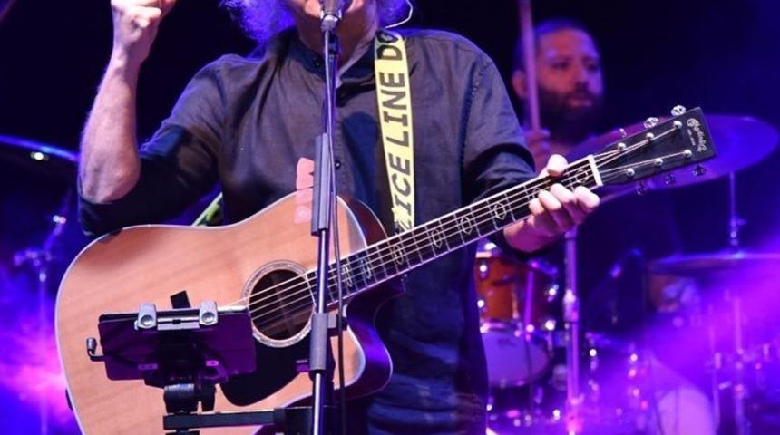 Yeni T&uuml;rk&uuml; grubu 40. yılını Bilecik&rsquo;te verdiği konserle kutladı