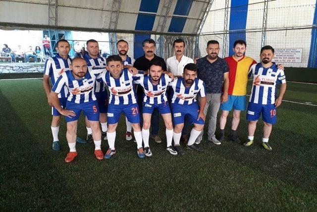 Hakkari’de kurumlar arası halı saha futbol turnuvası