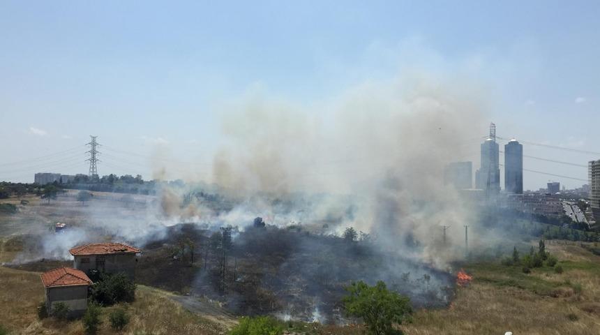 Metris Cezaevi yanında askeri alanda yangın