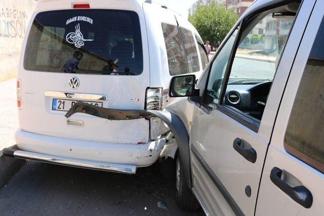 Diyarbakır’da zincirleme kaza: 4 yaralı