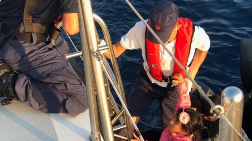 Kuşadası&rsquo;nda 14&rsquo;&uuml; &ccedil;ocuk 48 ka&ccedil;ak g&ouml;&ccedil;men yakalandı