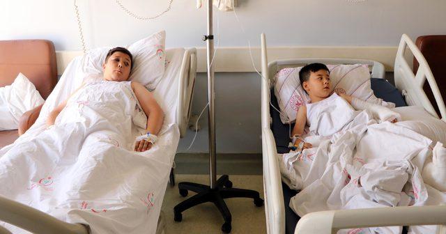 Van'daki göçmen faciasında yaralanan çocuklar anne ve babalarını soruyor
