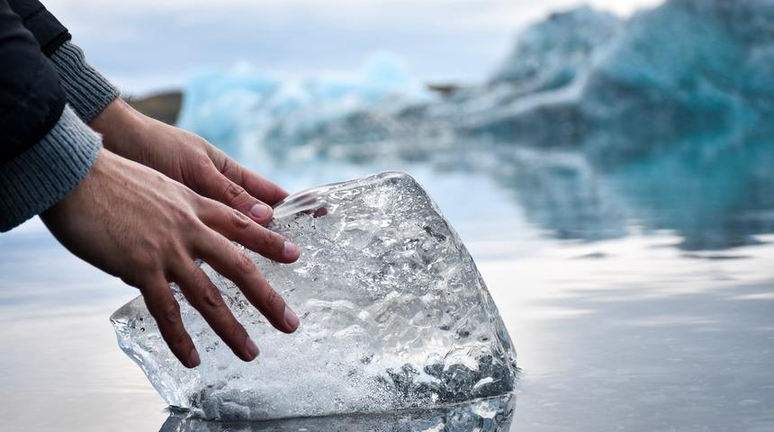 Buzullar erimesin diye ilginç bir yöntem buldular!