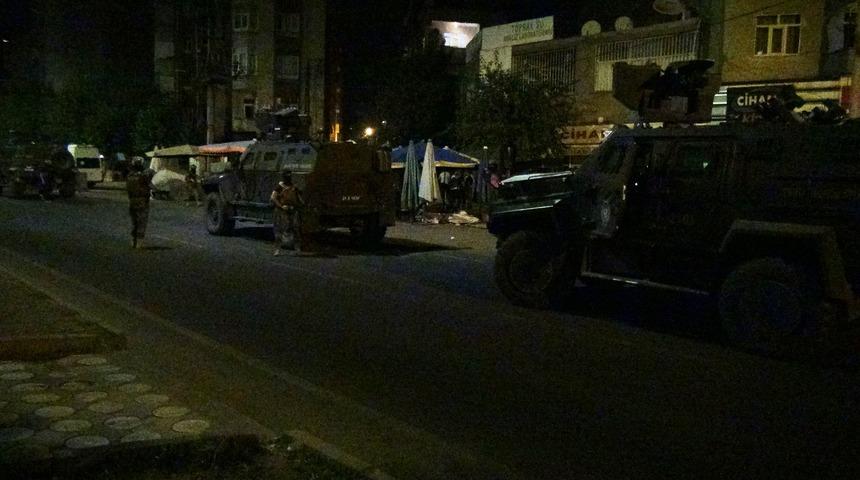 Diyarbakır'da sıcak &ccedil;atışma! PKK'lı ter&ouml;rist etkisiz hale getirildi