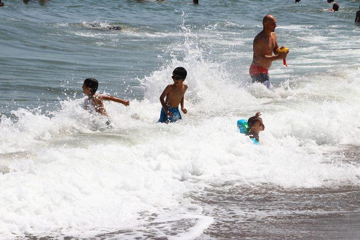 Tekirdağ'da turistler mavi bayraklı plajlara akın etti G1