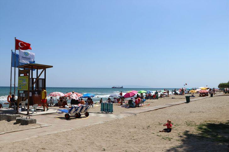 Tekirdağ'da turistler mavi bayraklı plajlara akın etti G3