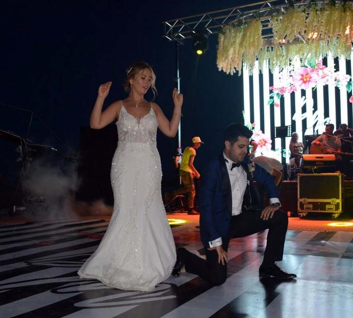 Tuz Gölü üzerinde nikah kıydılar G4