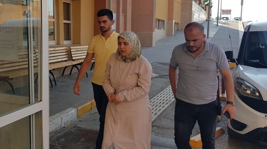 Erzincan'da vahşet! Babasını boğazından bı&ccedil;aklayarak &ouml;ld&uuml;rd&uuml;