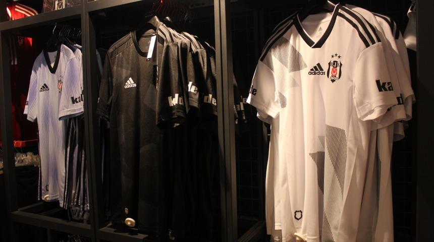 Beşiktaş’ın yeni sezon formaları Hatay’da satışa çıkarıldı