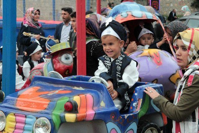 Akdağmadeni’nde 110 çocuk için sünnet şöleni yapıldı