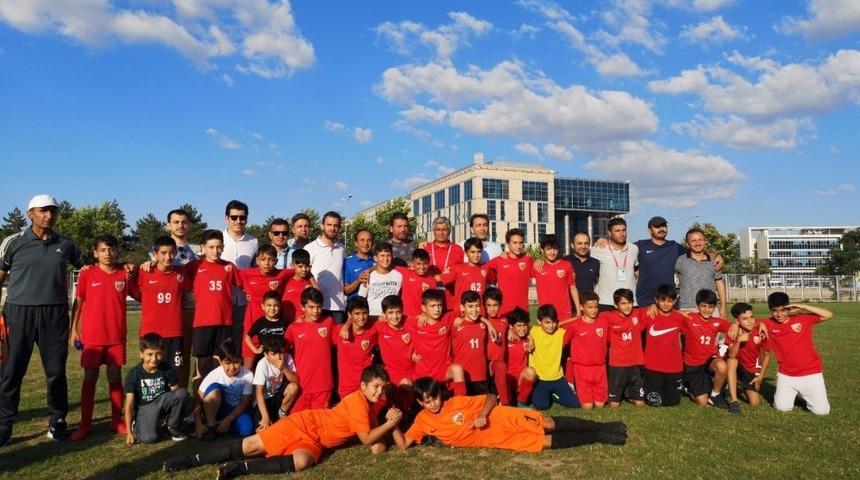 U12 Liginde şampiyon Kayserispor oldu