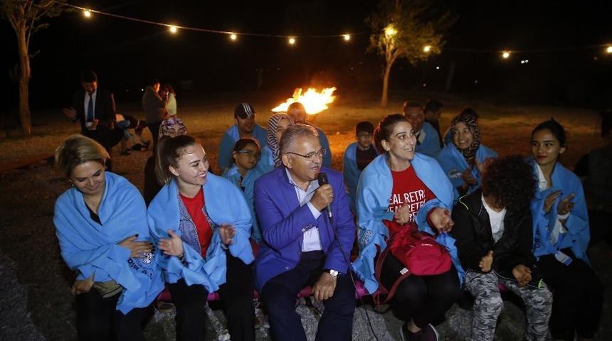 Başkan Büyükkılıç’tan Doğa Kampına sürpriz ziyaret