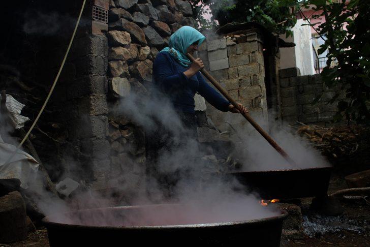 Hazırını asla yemiyorlar! Yazın kaynatıp, kışa saklıyorlar G1