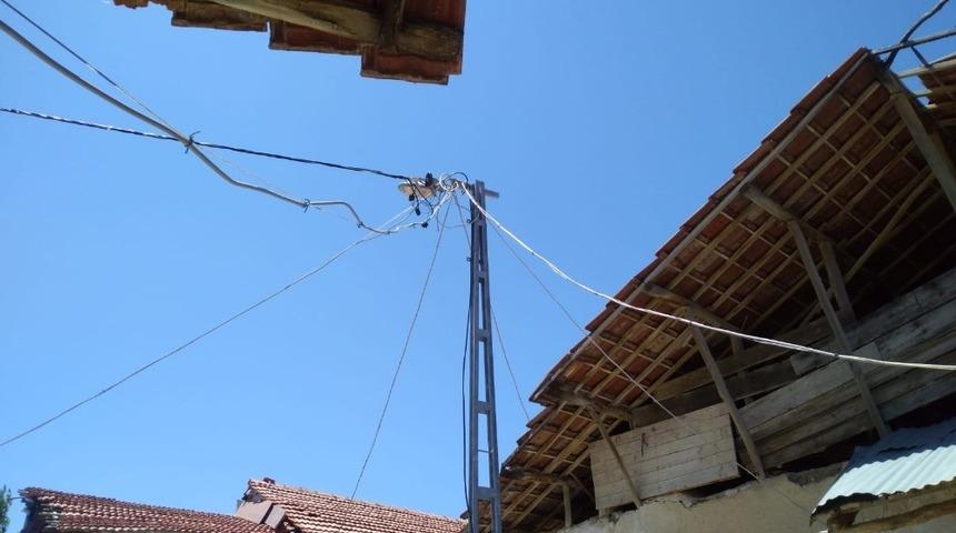 Ak&ccedil;adağda yanmayan sokak lambalarına tepki