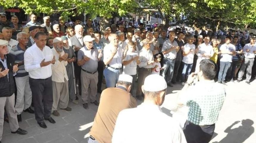 Hacı adayları dualar ile uğurlandı