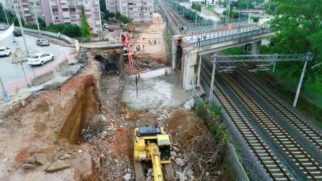 Kuruçeşme tramvay hattında yeni menfezin inşasına başlandı