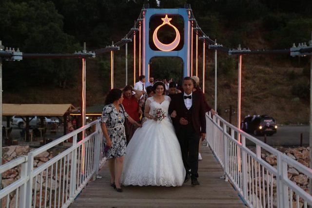 Tunceli Valisi Sonel'in makam aracı, gelin arabası oldu