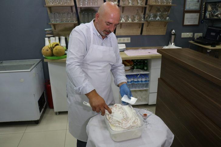  Bu dondurmanın bir topu 100 lira G4