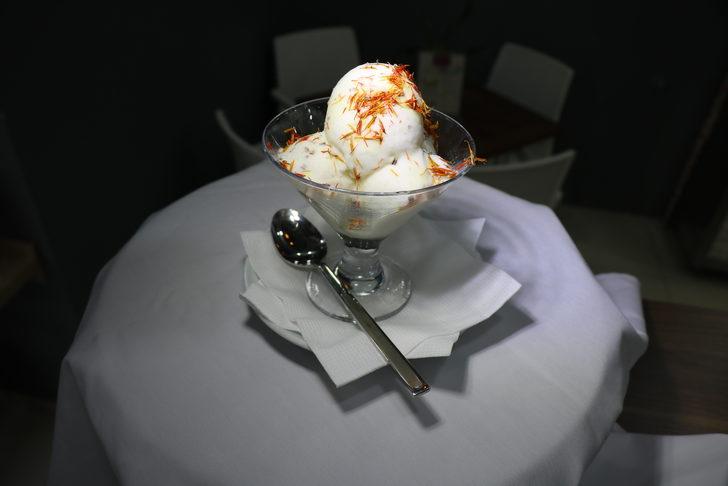  Bu dondurmanın bir topu 100 lira G5