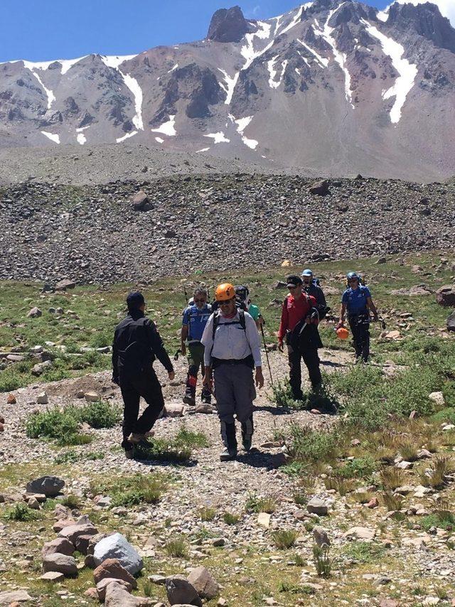 Erciyes Dağı’nda yaralanan dağcı tedavi altına alındı