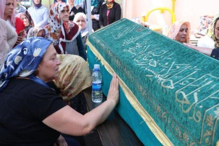 Uyuşturucudan ölen gencin cenazesinde pankartlı isyan G3