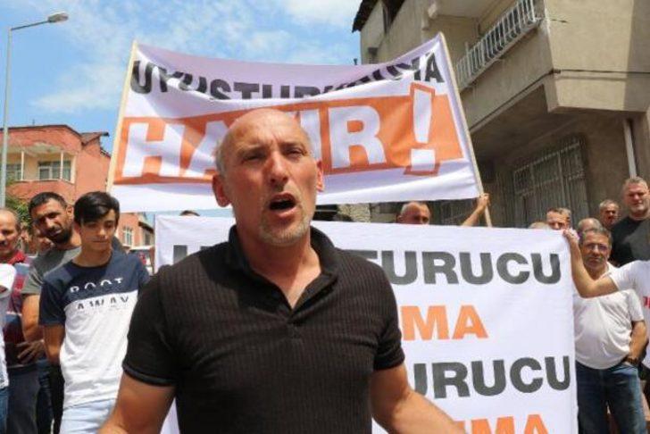 Uyuşturucudan ölen gencin cenazesinde pankartlı isyan G4