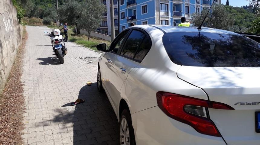 Polisten kaçan şahıslar otomobili terk edip kayıplara karıştı