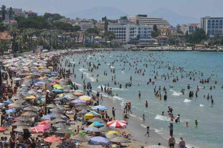 Turistler akın etti, adım atacak yer kalmadı! Sahiller doldu, taştı G4